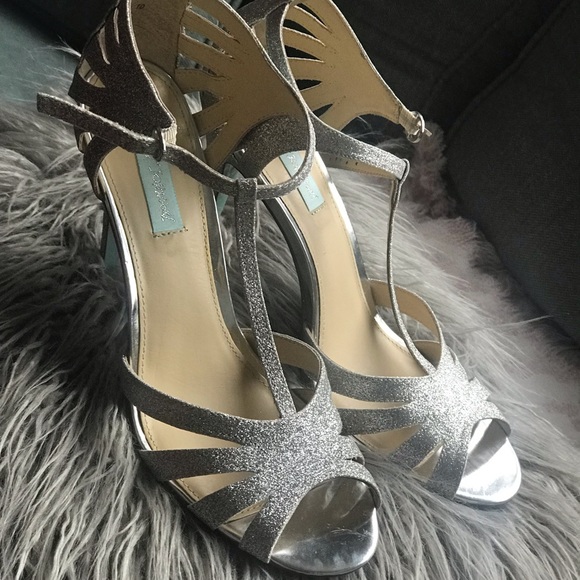 blue by betsey johnson tee glitter dress sandals